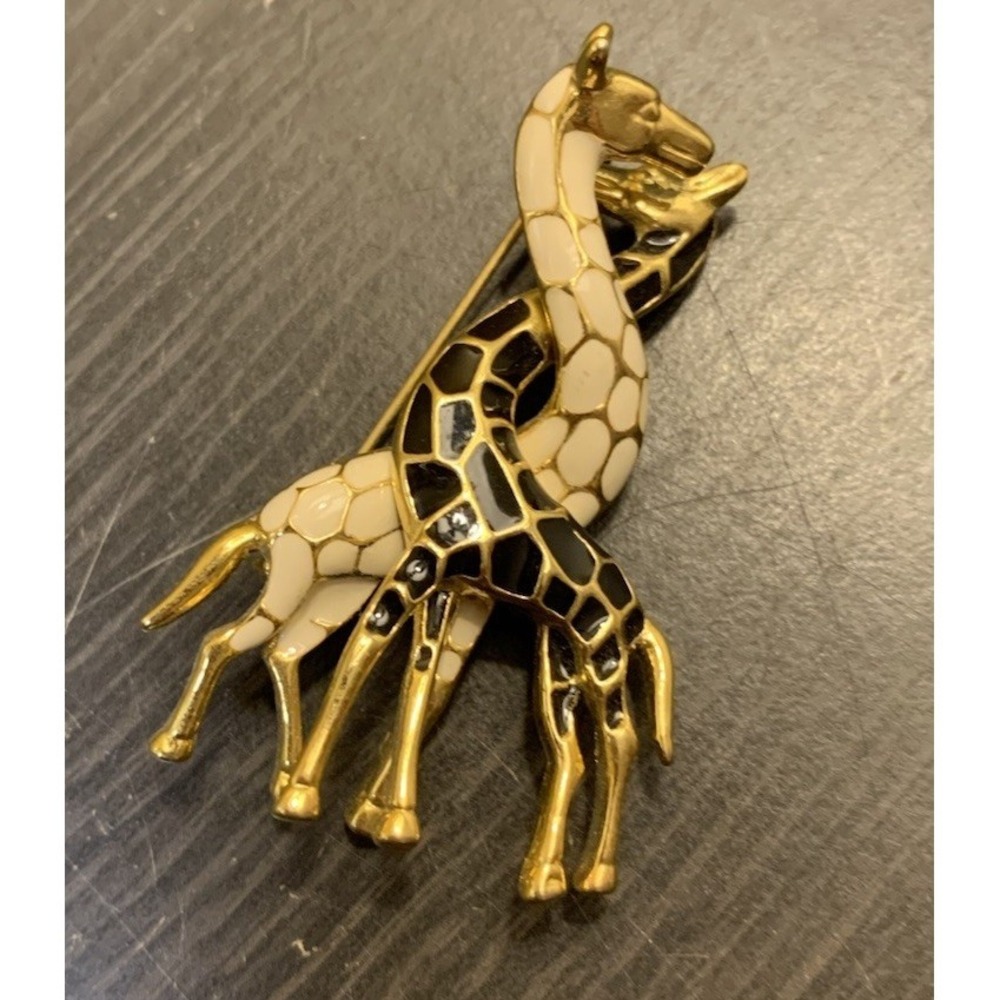 Vintage Gold Tone Black & White Enamel Intertwined Giraffes Pin Brooch - Picture 6 of 7